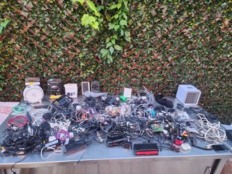 Electronics ..all pixs all items included for only $35