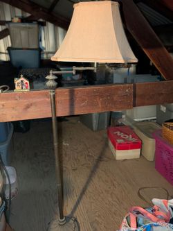 VINTAGE FLOOR LAMP