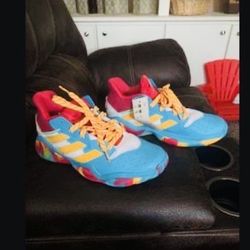 🎁Brand New Adidas Size 6.5. Great Xmas 🎁