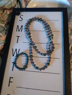 Necklace and bracelet set