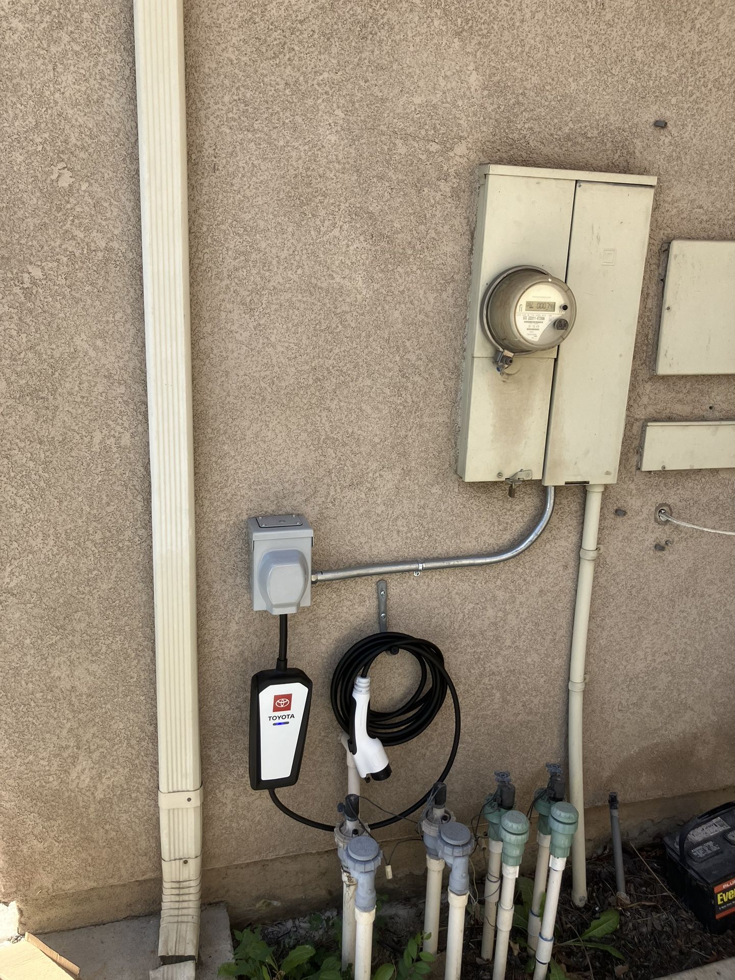 Tesla Wall Connector EV Car Charger Nema 1450 Outlet 