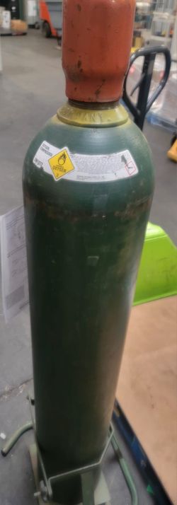 Oxygen  tank