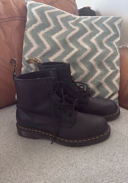 Doc martens black leather boots men’s size 9