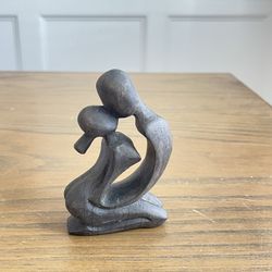 Kissing Couple Figurine Black Resin or Wood Abstract Desk Art Love Sculpture