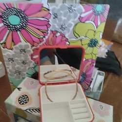 2- ITEMS ONE PRICE $$$.            PICK ⛏️ UP ONLY -