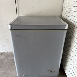 Danby 3.8 Cu Ft Chest Freezer- Works Great