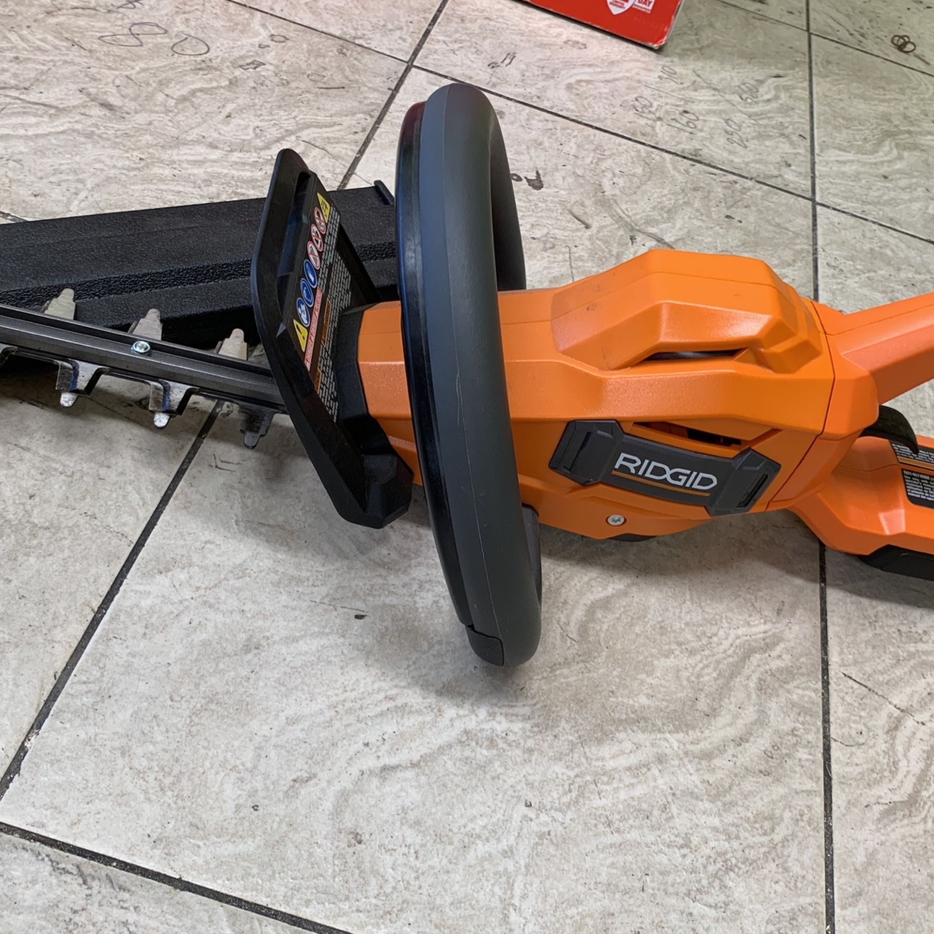 Ridgid battery 2024 powered hedge trimmer
