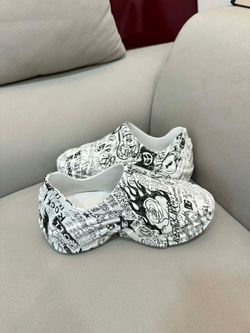 Dolce & Gabbanna Graffiti Sneaker 39EU 9US
