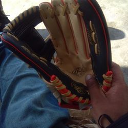 RAWLINGS BASEBALL GLOVE