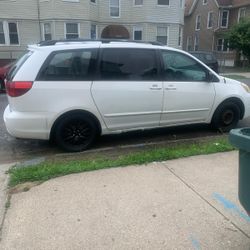 2005 Toyota Sienna