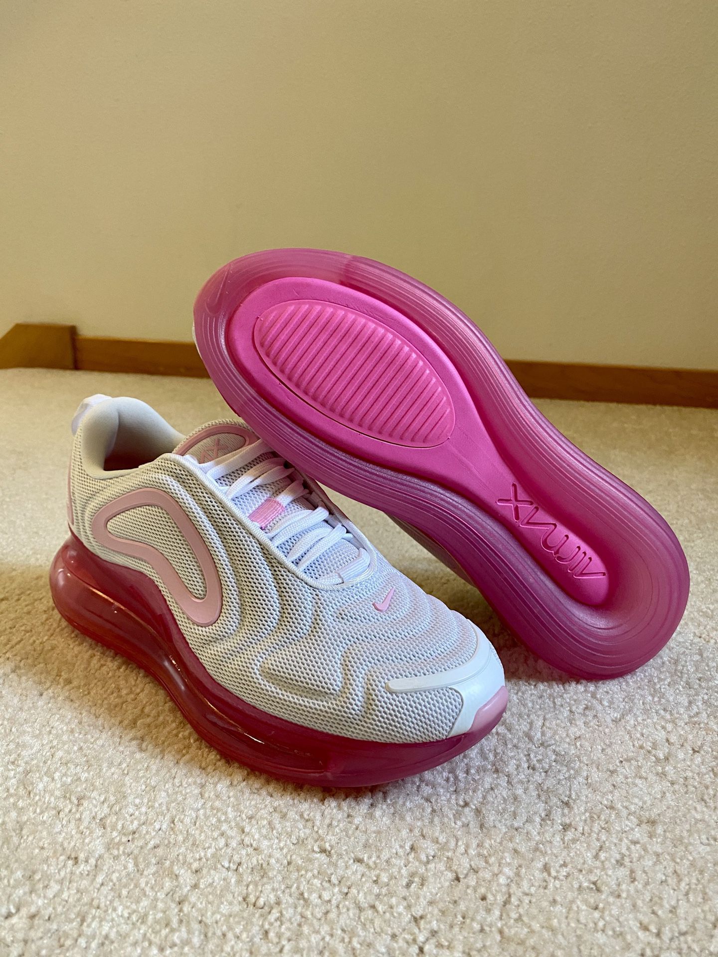 Nike Air Max 720 “Pink Rise” AR9293-103 Womens Size 8 New Running Shoe