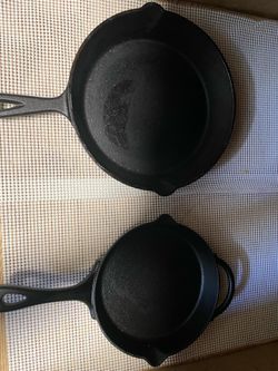 2 cast iron pans