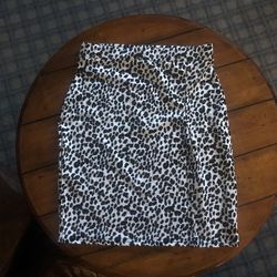 Skirt- Pretty Little Thing