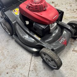 Honda HRX217 Smart Drive Self Propelled Mower With Nexite Mowing Deck.Good Used . Must Pickup