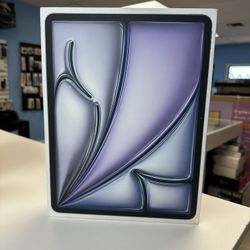 iPad Air M2 Chip 128 GB Silver Cellular Unlocked With Apple Care Warranty