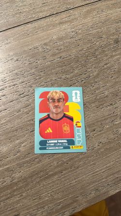 Lamine Yamal panini FIFA card