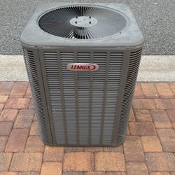 Lennox 2.5 Ton 410-A Heat Pump AC Unit 