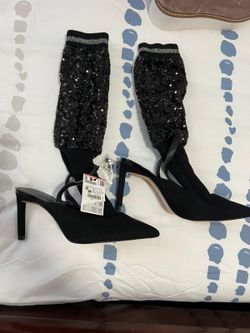 Woman’s Heels Never Worn Size 6 $65