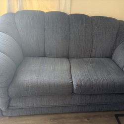 Loveseat Couch/sofa