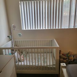 Crib Storkcraft Equinox 3-to-1