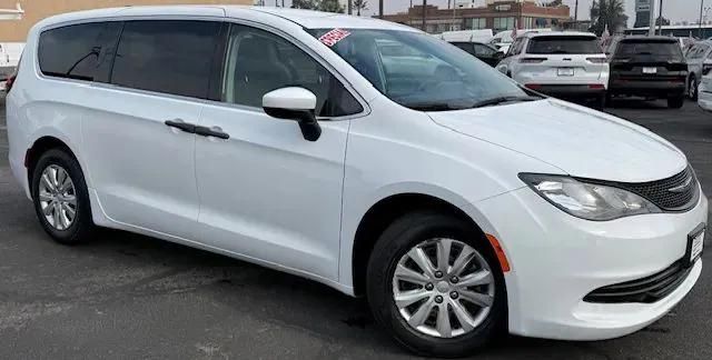 2020 Chrysler Voyager