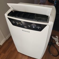 Honeywell 14000 BTU Portable Air Conditioner