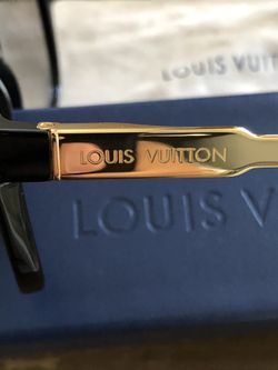 Louis Vuitton MASCOT Sunglasses Mascot Z0938W for Sale in Elk Grove  Village, IL - OfferUp