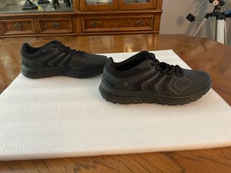 Women’s Black Shoes for Crews Sneakers - Size 8 - in Excellent Condition