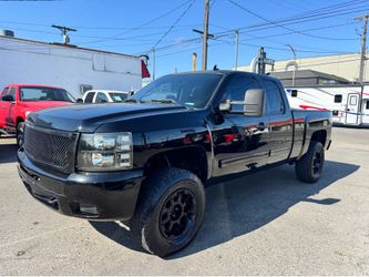 2010 Chevrolet Silverado 1500 Extended Cab LT Pickup 4D 6½ ft Need a dependable 4x4 work truck? This Silverado LT is ready to get the job done. 	●	219