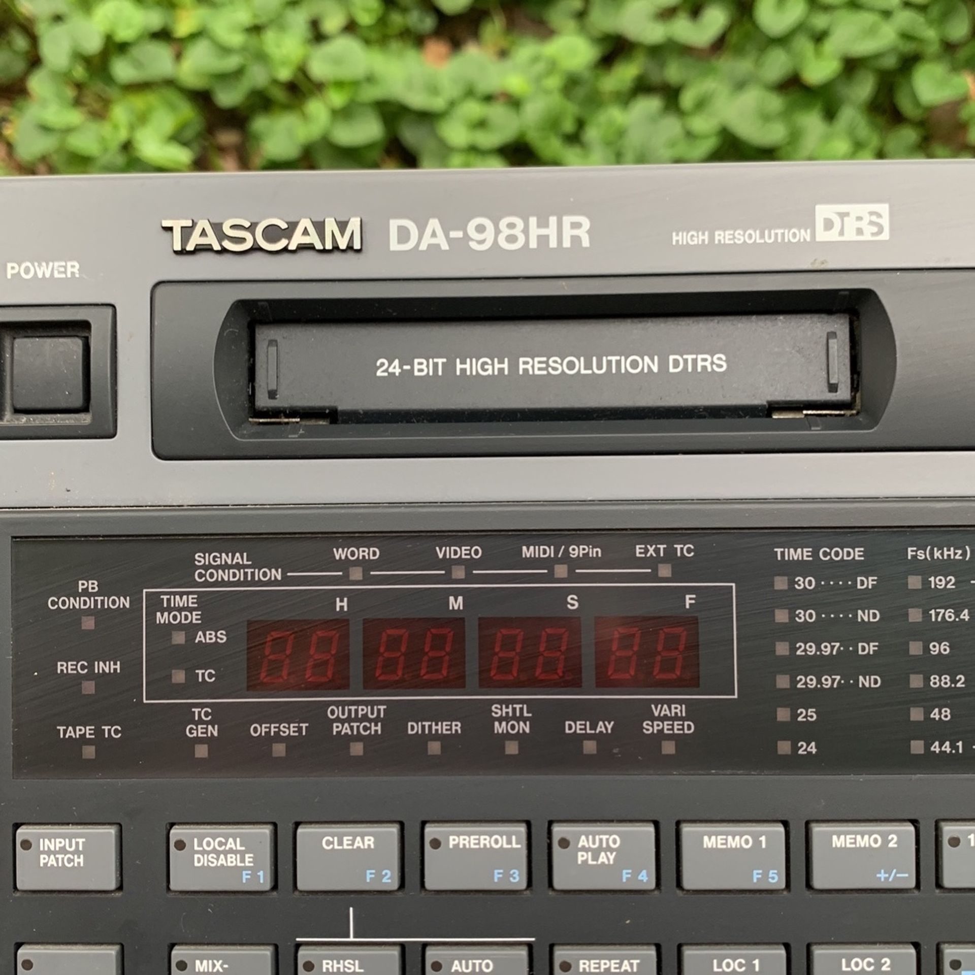 Tascam DA- 98HR Digital Multi Track Recorder with Analog & Digital Cards