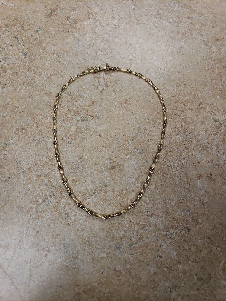 14k Yellow Gold Herringbone Style Choker Necklace 