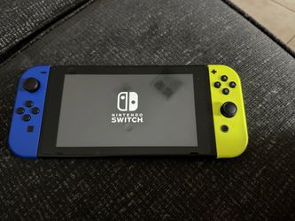 Nintendo Switch w/ 512GB SD card