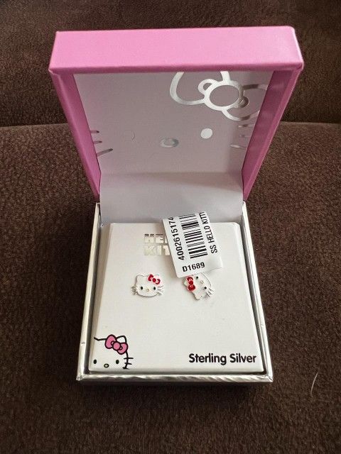 Hello Kitty Earrings