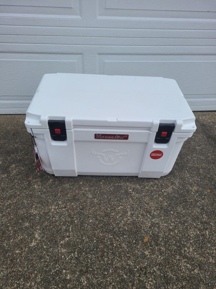 Moosejaw 50 Quart Ice Fort Hard Cooler With Microban