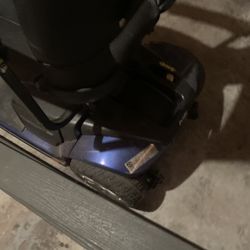 Like New Electric Scooter 3 Wheel 