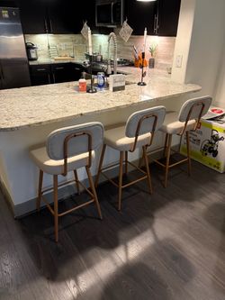3 Barstools