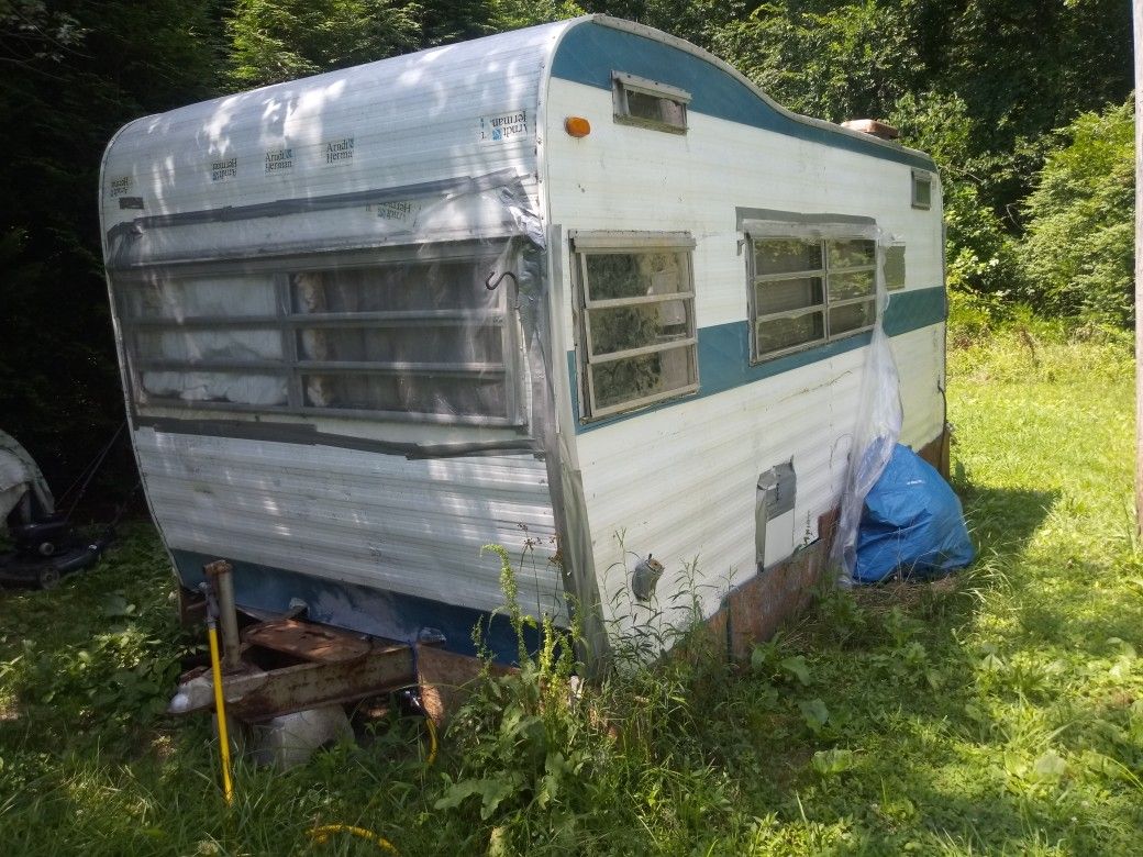 16 ft older camper for Sale in Asheboro, NC OfferUp