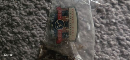 1997 Turner Field Final Season Team Member Pin