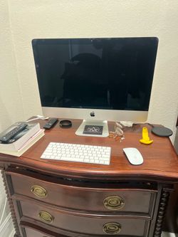 Selling 2017 iMac 21.5 Inch