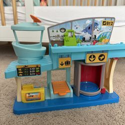 Airport Fisher Price