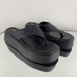 VAGABOND 90s Vibes Black Leather Courtney Minimalist Platform Flip Flop Sandals