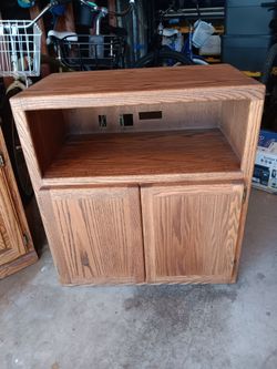 Wood  Cabinet -   30h x 28w x 17d
Pick up only