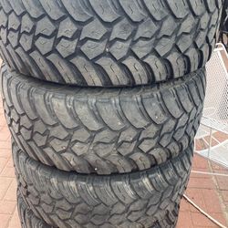Terrain Attack 35x12.50R20 $130.00 2 Tienen parche