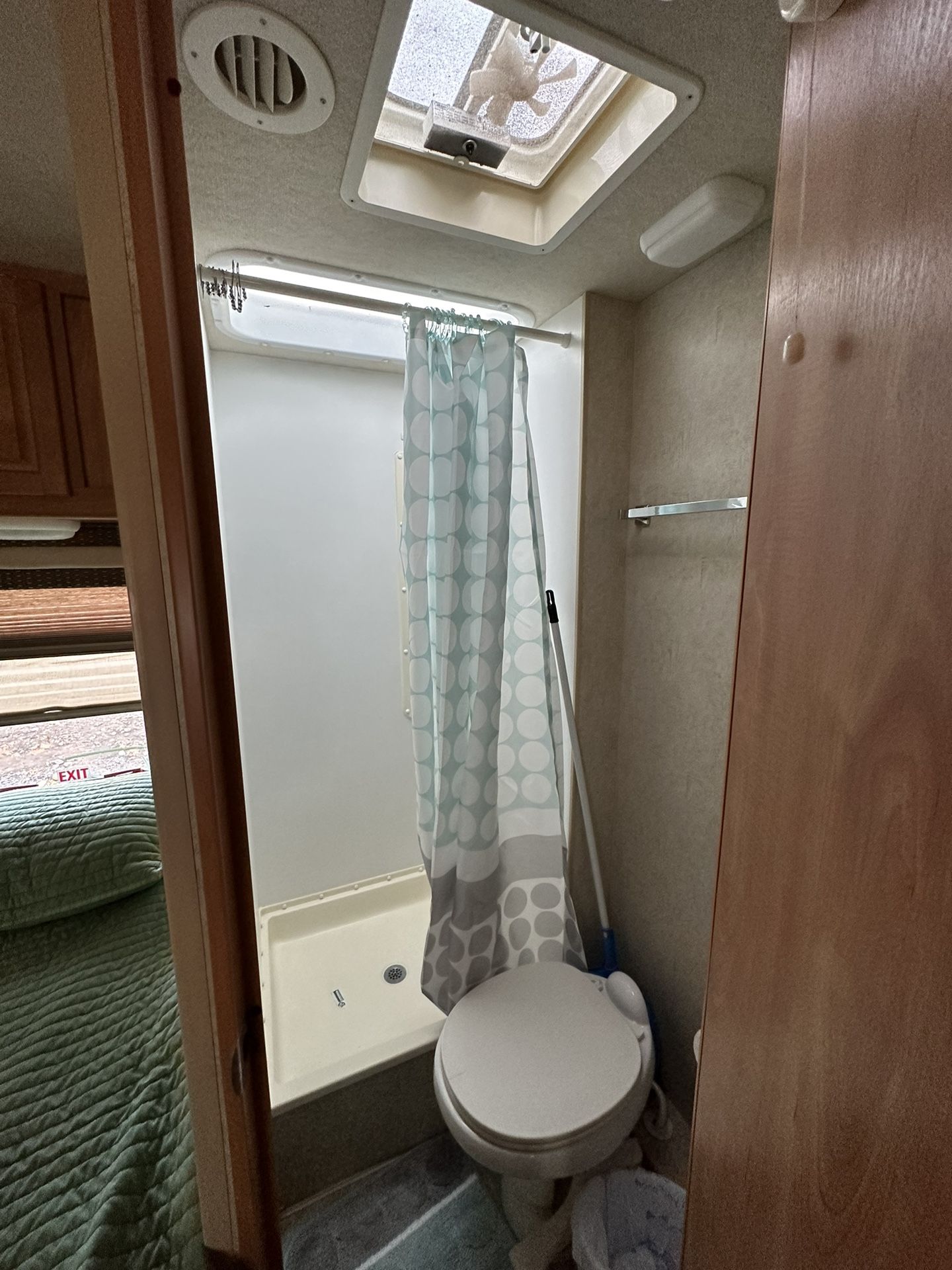 2008 Winnebago 2009 Access WF224VR