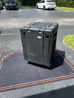 SKB rolling Live sound Rack