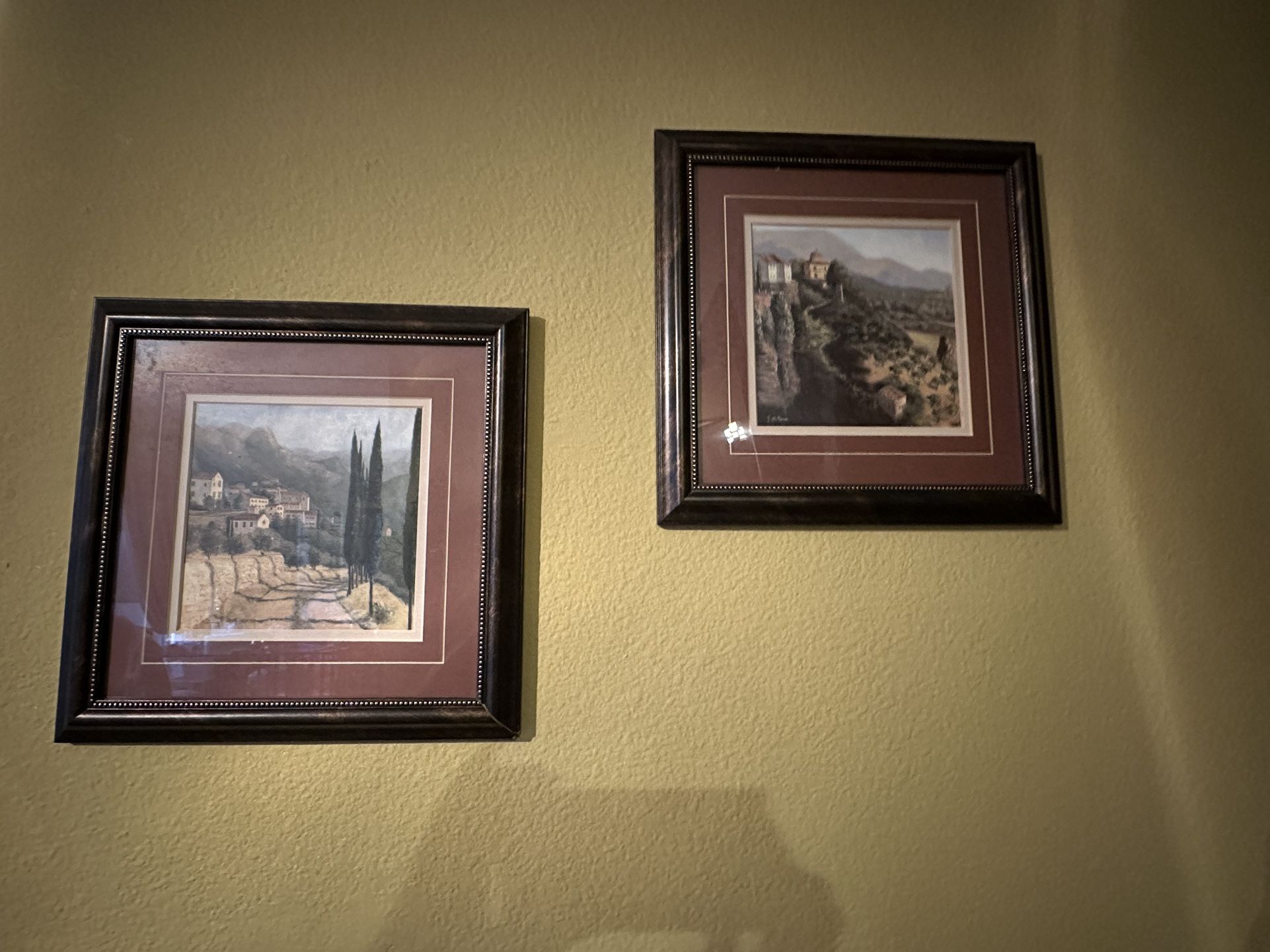 Set of 2 framed prints of Tuscany