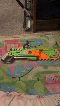 Nerf zombie strike brain saw