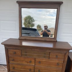 Dresser And Nightstands