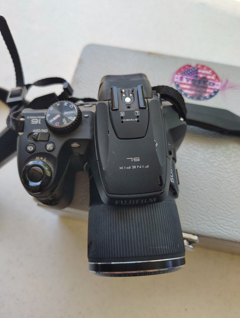 Fujifilm FinePix S Series S9200 Digital Camera Black