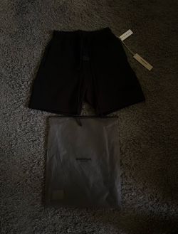 Essential black short